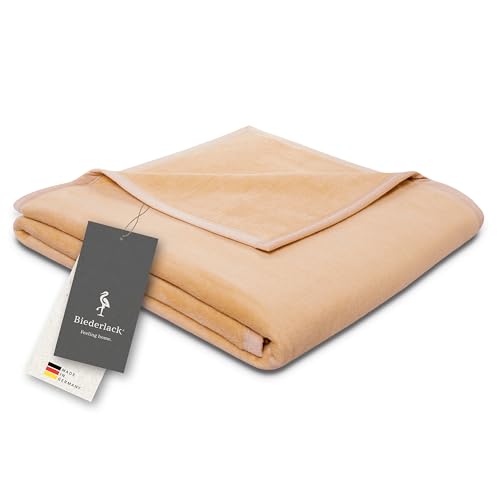 biederlack® Flauschige Kuscheldecke Pure Cotton I Made in Germany I Öko-Tex Made in Green I Wohndecke aus 100% Baumwolle in Beige I Couch-Decke 150x200 cm | nachhaltig produzierte Sofadecke von biederlack