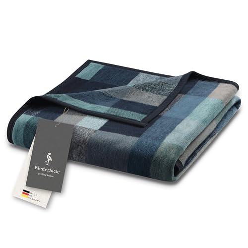 biederlack® Flauschige Kuscheldecke aus Baumwollmischgewebe I Made in Germany I Öko-Tex I nachhaltig produziert I Wohndecke Color Squares Dark Blue in dunkelblau-grau I Sofa-Decke in 150x200 cm von biederlack