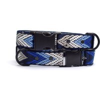 Hundehalsband Aus Stabilem Webband Mit Pfeilmuster in Blau/Weiß/Grau, Steckschnalle Und Nieten Hundehalsband Aus Stabilem Webband Mit Pfeilmuster in Blau/Weiß/Grau, Steckschnalle Und Nieten von birchfox
