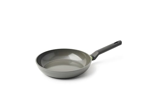 BK Cookware Balans Bratpfanne aus Keramik mit Antihaftbeschichtung, 24 cm, Induktionsgeeigent, PFAS-frei, Backofengeeignet bis 160 °C, Spülmaschinengeeignet, Grau von BK