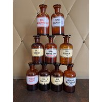 3Er-Set Vintage Apothekerflaschen Aus Vergangenen Tagen 3Er-Set Vintage Apothekerflaschen Aus Vergangenen Tagen von blackpeacockvintage