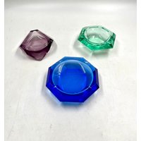 Vintage Glas-Aschenbecher Vintage Glas-Aschenbecher von blackpeacockvintage