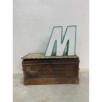 Vintage Leuchtbuchstabe M Oder W von blackpeacockvintage