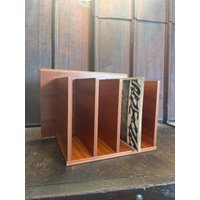Vintage Schallplattenhalter Aus Holz von blackpeacockvintage