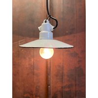 Weiß Emaillierter Lampe von blackpeacockvintage