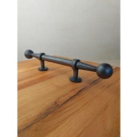 Schwarzer Handgriff - Handgeschmiedeter Möbelgriff Schmiedeeisen Schubladenknauf Rustikal Bauernstil Eisen Schubladengriff von blacksmithKristan