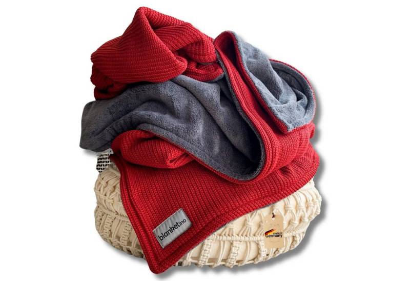 Wohndecke flauschige Kuscheldecke, wärmende Couchdecke im Strick Design, blanketino, Stilvolle Sofadecke, Überdecke in Weinrot von blanketino