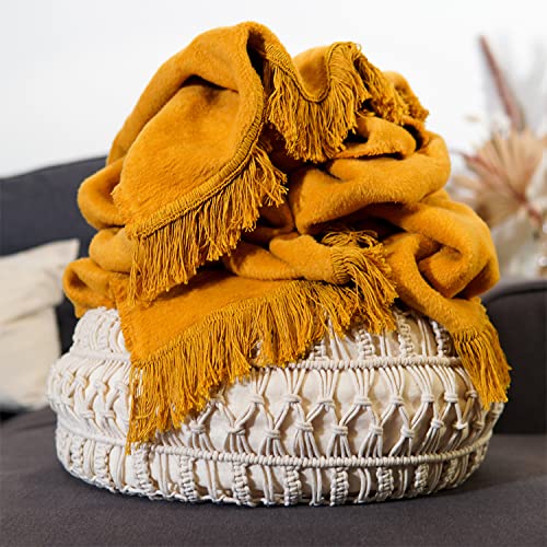 blanketino Kuscheldecke mit Fransen 210×150 cm - Kuschlig warme Sofadecke Wohndecke aus weicher hochwertiger Baumwolle in versch. Farben (Senfgelb) von blanketino