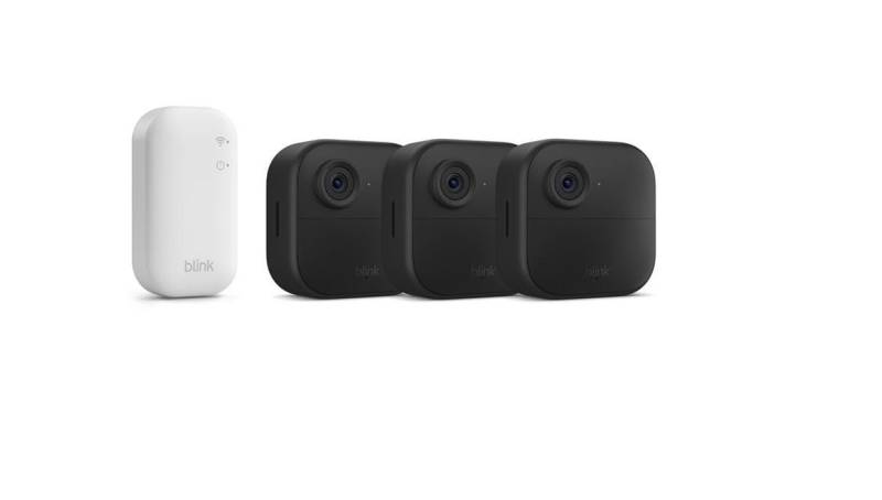 blink Überwachungskamera Kamera Outdoor 4 Sicherheitskamera 3-Kamera-System Überwachungskamera (Außenbereich, Innenbereich, Set, inkl. Sync Modul Core, integriertes Mikrofon) von blink
