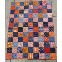 Unisex Baby Quilt in Orange Und Dunkelblau, Shower Geschenk, Geburtstagsgeschenk Ready To Ship von bluesquarequilting