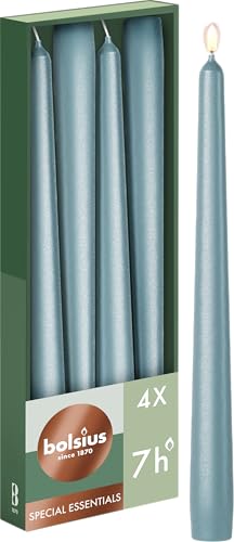 Bolsius Glatte Spitzkerzen - Metallic Blau - Set 4 Stück im Karton - 24,5 cm - Dekorative Haushaltkerzen - Brenndauer 7 Stunden - Unparfümierte - Natürliches Pflanzenwachs - Ohne Palmöl Bolsius Glatte Spitzkerzen - Metallic Blau - Set 4 Stück im Karton - 24,5 cm - Dekorative Haushaltkerzen - Brenndauer 7 Stunden - Unparfümierte - Natürliches Pflanzenwachs - Ohne Palmöl von bolsius