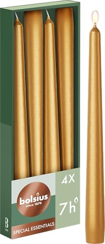 Bolsius Glatte Spitzkerzen - Metallic Gold - Set 4 Stück im Karton - 24,5 cm - Dekorative Haushaltkerzen - Brenndauer 7 Stunden - Unparfümierte - Natürliches Pflanzenwachs - Ohne Palmöl Bolsius Glatte Spitzkerzen - Metallic Gold - Set 4 Stück im Karton - 24,5 cm - Dekorative Haushaltkerzen - Brenndauer 7 Stunden - Unparfümierte - Natürliches Pflanzenwachs - Ohne Palmöl von bolsius
