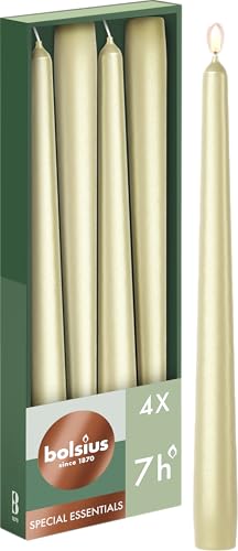 Bolsius Glatte Spitzkerzen - Metallic Silber-Weiß - Set 4 Stück im Karton - 24,5 cm - Dekorative Haushaltkerzen - Brenndauer 7 Stunden - Unparfümierte - Natürliches Pflanzenwachs - Ohne Palmöl Bolsius Glatte Spitzkerzen - Metallic Silber-Weiß - Set 4 Stück im Karton - 24,5 cm - Dekorative Haushaltkerzen - Brenndauer 7 Stunden - Unparfümierte - Natürliches Pflanzenwachs - Ohne Palmöl von bolsius