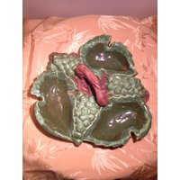 Wunderschöne Vintage Mid Century Tropfglasur/ Feuerglasur Trauben, Weinranken & Blätter Servierschale /Nussschale - Groß Wunderschöne Vintage Mid Century Tropfglasur/ Feuerglasur Trauben, Weinranken & Blätter Servierschale /Nussschale - Groß von bonzaisantiquities