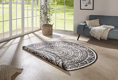 NORTHRUGS In- und Outdoor Teppich Siruma Rund ⌀140cm - Wendeteppich Wetterfest Orientalisches Vintage Design Läufer für Balkon Terrasse Garten Wintergarten Wohnzimmerteppich Wasserfest Schwarz Creme von NORTHRUGS