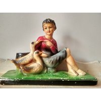 statuette Aus Polychromem Gips Mädchen Und Gänse - Art Deco Skulptur 1930 Figur Eines Kindes Vögel statuette Aus Polychromem Gips Mädchen Und Gänse - Art Deco Skulptur 1930 Figur Eines Kindes Vögel von bouticantic