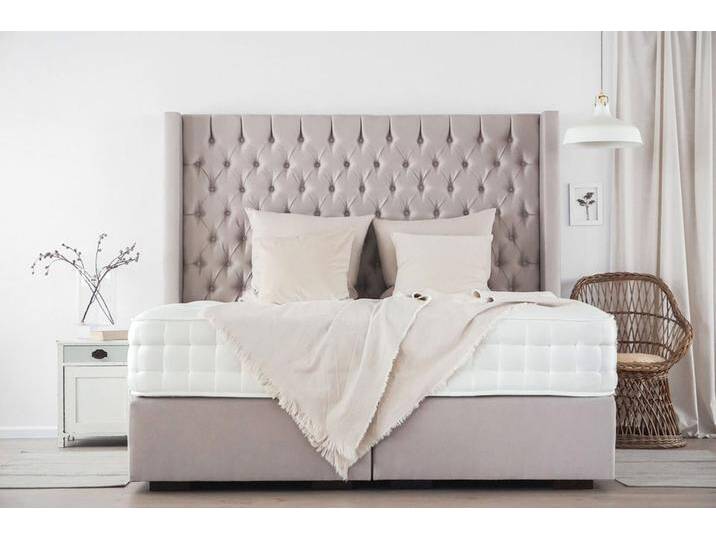 Boxspringbett GRACE 140x200 cm - verschiedene Farben und Bezüge verfügbar - mit Matratze - mit handgeknüpfter Chesterfield-Steppung am Kopfteil von boxspringliebe