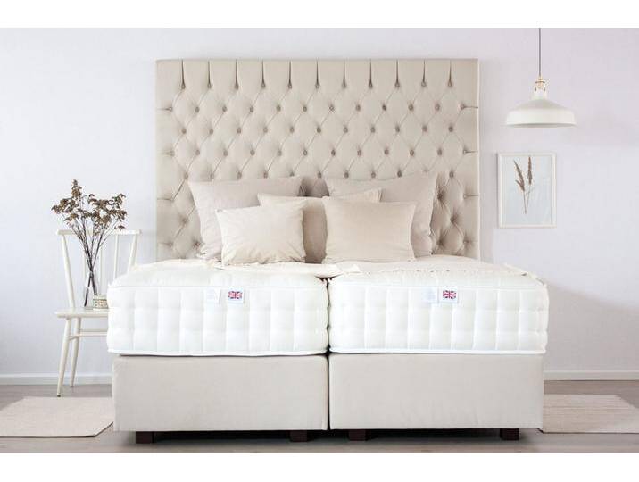 Boxspringbett HARMONY III 200x200 cm - verschiedene Farben und Bezüge verfügbar - mit Matratze - mit Chesterfield-Knüpfung am hohen Kopfteil von boxspringliebe