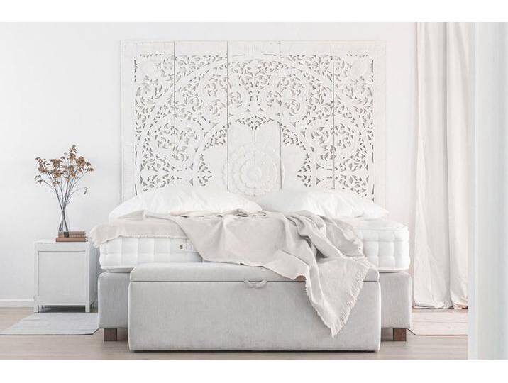Boxspringbett SHANTI 220x220 cm - verschiedene Farben und Bezüge verfügbar - mit Matratze - mit Kopfteil aus Altholz im orientalischem Design von boxspringliebe