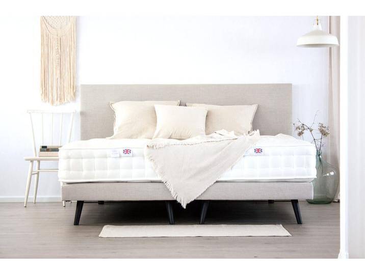 Boxspringbett VIENNA 180x200 cm - verschiedene Farben und Bezüge verfügbar - konfigurierbar - mit Matratze - mit gepolstertem Kopfteil von boxspringliebe