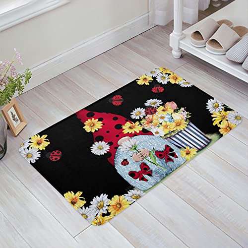 Fussmatte 60x40cm, Sommer Rustikaler GNOME Gelb Gänseblümchen Marienkäfer Schwarzes Teppich Waschbar Fußmatte Außen Langlebig Bodem Fußabtreter, Für Haustür, Badezimmer von bozhoushimatingbaihuoyouxiangongsi