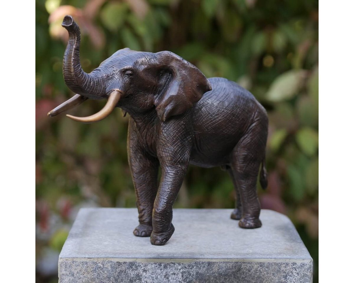 bronZartes Gartenfigur Bronzefigur Elefant mit gehobenem Rüssel"" von bronZartes