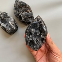 1Pc 400G+ Black Sphalerite Geode - Sparkling Freeform Crystal Cluster, Shimmering Protection Stone & Unique Gothic Gift 1Pc 400G+ Black Sphalerite Geode - Sparkling Freeform Crystal Cluster, Shimmering Protection Stone & Unique Gothic Gift von brosscrystal