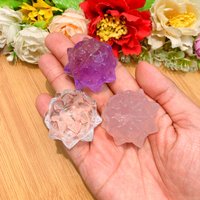 1Pc Hand-Carved Crystal Lotus - Rose Quartz, Amethyst & Clear Quartz Trio, Healing Stone Sculpture, Spiritual Gift von brosscrystal