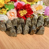 3Pcs Pyrite Mini Towers - Gleaming Golden Crystal Points, Enhance Healing & Home Ambiance, Unique Housewarming Present, 3.5cm+ 3Pcs Pyrite Mini Towers - Gleaming Golden Crystal Points, Enhance Healing & Home Ambiance, Unique Housewarming Present, 3.5cm+ von brosscrystal