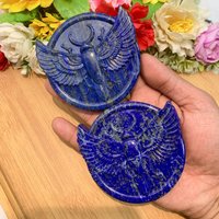 Lapis Lazuli Sacred Scarab Disc|Spiritual Home Decor & Housewarming Gift|Healing Crystal Carving|Natural Blue Gemstone Art Christmas Gift Lapis Lazuli Sacred Scarab Disc|Spiritual Home Decor & Housewarming Gift|Healing Crystal Carving|Natural Blue Gemstone Art Christmas Gift von brosscrystal