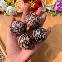 Pink Rhodonite Crystal Sphere, 4cm Polished Stone Ball, Unique Home Decor, Perfect Gift For Lovers, Christmas Gift Pink Rhodonite Crystal Sphere, 4cm Polished Stone Ball, Unique Home Decor, Perfect Gift For Lovers, Christmas Gift von brosscrystal