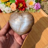 Quality Natural Handmade Polished Orange Peach Flashy Moonstone Heart Crystal Carving Home Decor Healing Chakra Energy Mom Gifts von brosscrystal