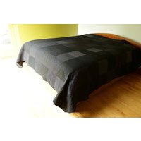 Dark Heart Moderne Schwarze Quilt - Wählen Sie Ihre Größe Auf Bestellung von btaylorquilts