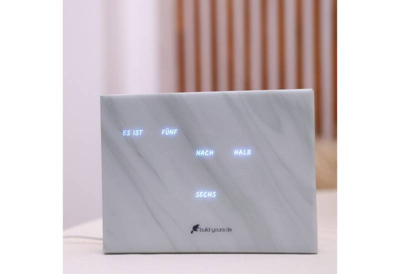 build-yours.de Standuhr BoxClock PLA - Die Wortuhr für den Schreibtisch - LED Standuhr von build-yours.de