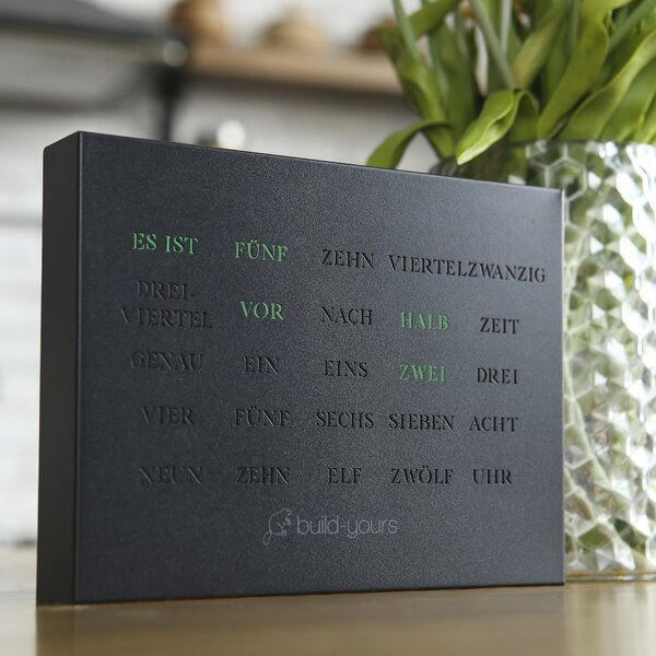 build-yours BoxClock Edelstahl - Die Wortuhr für den Schreibtisch - LED Standuhr von build-yours