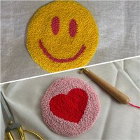 Punch Needle Home Decor, Kaffeetisch Untersetzer, Handgemachter Becher Teppich, Smiley Face Drink Untersetzer von bushuhandmade