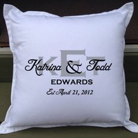 Genial Monogramm Inspiriert Entwerfer Kissen - Das Ultimative Hochzeitsgeschenk, Verlobungsgeschenk Oder Brautdusche Geschenk & Perfektes Andenken von bylouisegifts