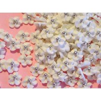 Handgemachte Funkelnde Königliche Glasur-Tropfen-Blumen Mit Silbernem Dree-Mittelpunkt von cakeartbychristy