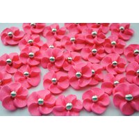 Rosa Royal Puderzucker Blumen Mit Glitzer Und Silberfarbener Dragee-Mitte | 24 von cakeartbychristy