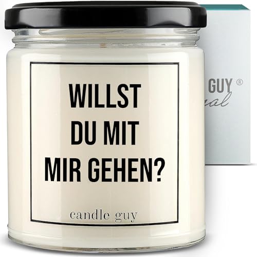 candle guy Duftkerze im Glas [Brennzeit 70h] - Duft-Kerze handgemacht mit Spruch | Freches Geschenk für Frauen, Freundin, Geburtstag | 100% Sojawachs, schöne natürliche Düfte mit ätherischem Öl von candle guy