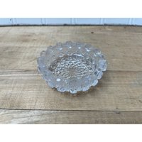 Antik Gepresstes Glas Salz Dip Große Runde Diamanten Sterne Gerippt Strukturiert Antik Gepresstes Glas Salz Dip Große Runde Diamanten Sterne Gerippt Strukturiert von capemayantiquesinc