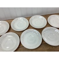 Vintage International Tableworks Porzellan Untertasse Set Von 7 Devonshire Embossed von capemayantiquesinc