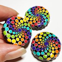 Flaschenverschluss Magnete, Dot Art Mandalas, Regenbogen Wirbel Swirl von capturedimagination