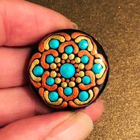 Lotus Laterne - Upcycling Flaschenverschluss Magnet, Handbemalter Dot Art Mandala von capturedimagination