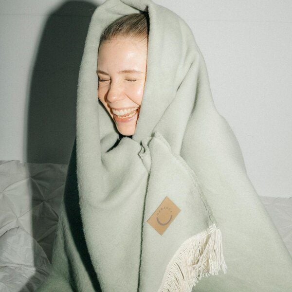 caracda Anna Cuddle. Die Kuscheldecke aus soft brushed Bio-Baumwolle (Extraweich & Hautfreundlich) von caracda