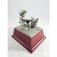 Tumasek Zinn Junge Angeln Statue Mit Base von carbonellvintageshop