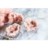 Seltene Rosa Amethyst Geode von caretuals