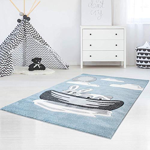 carpet city Kinderteppich Bueno Flachflor Konturenschnitt mit Tieren Hase Waschbär Boot in Blau für Kinderzimmer, Größe: 140x200 cm von carpet city