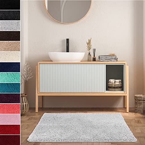 casa pura Badteppich Sky Soft - Flauschige, rutschfeste & Weiche Badematte | Bad & Duschvorleger für Badewanne Dusche & Toilette | Maschinenwaschbar & schnell trocknend | 70x120 cm - Silbergrau von casa pura