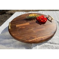 Großes 24-Zoll-Rundes Charcuterie Brotbrett Ries Mit Goldenen Griffen von cassieschmidt